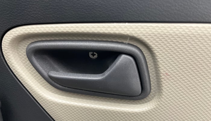 2017 Maruti Alto K10 LXI CNG (AIRBAG), CNG, Manual, 87,653 km, Driver Side Door Panels Control