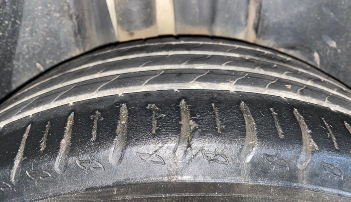 2022 Skoda KUSHAQ STYLE 1.0L TSI AT (6 AIRBAGS), Petrol, Automatic, 47,950 km, Right Rear Tyre Tread