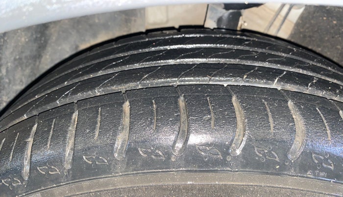 2022 Skoda KUSHAQ STYLE 1.0L TSI AT (6 AIRBAGS), Petrol, Automatic, 47,950 km, Left Front Tyre Tread