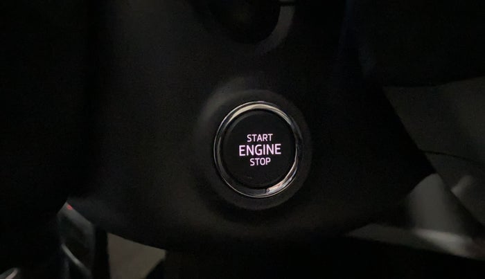 2022 Skoda KUSHAQ STYLE 1.0L TSI AT (6 AIRBAGS), Petrol, Automatic, 47,950 km, Keyless Start/ Stop Button