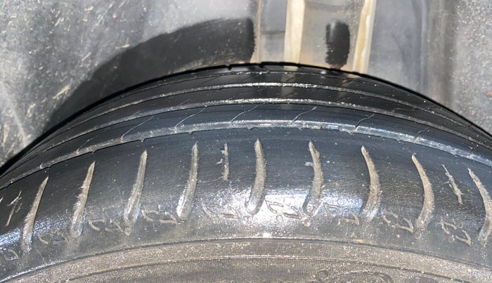 2022 Skoda KUSHAQ STYLE 1.0L TSI AT (6 AIRBAGS), Petrol, Automatic, 47,950 km, Left Rear Tyre Tread