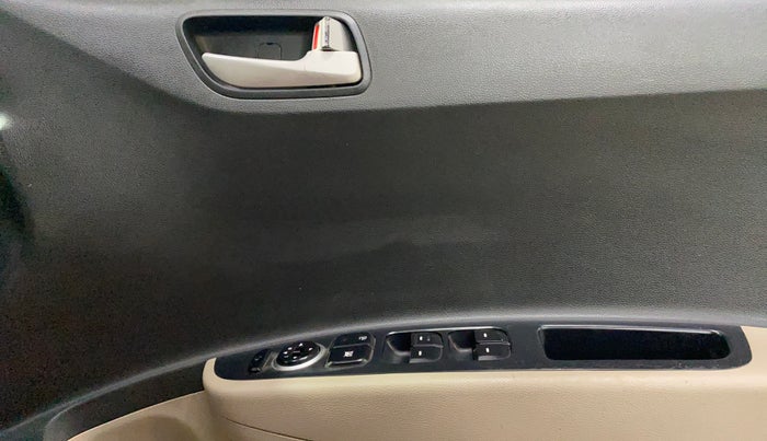 2014 Hyundai Xcent S 1.2, Petrol, Manual, 70,366 km, Driver Side Door Panels Control