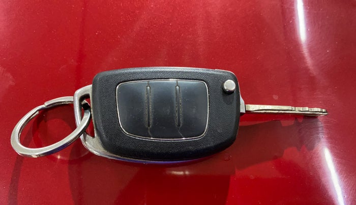 2014 Hyundai Xcent S 1.2, Petrol, Manual, 70,366 km, Key Close Up