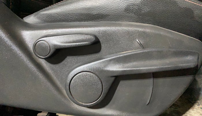 2018 Jeep Compass LONGITUDE 2.0 DIESEL, Diesel, Manual, 39,388 km, Driver Side Adjustment Panel