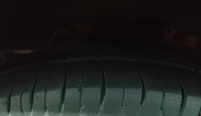 2013 Hyundai Eon ERA +, CNG, Manual, 63,178 km, Right Rear Tyre Tread