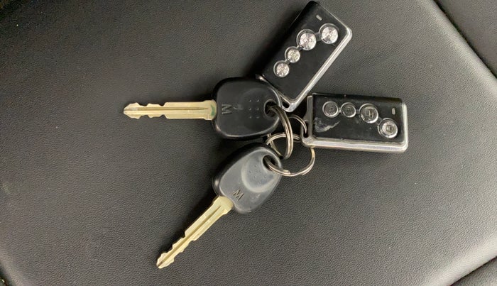 2016 Hyundai Eon ERA +, Petrol, Manual, 65,616 km, Key Close Up