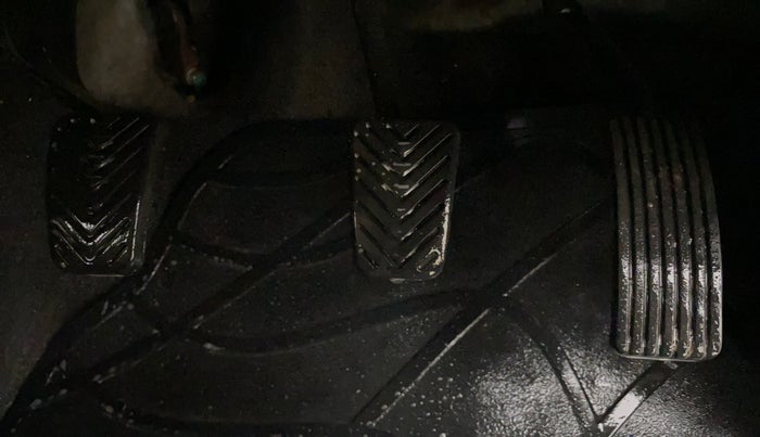 2016 Hyundai Eon ERA +, Petrol, Manual, 65,616 km, Pedals