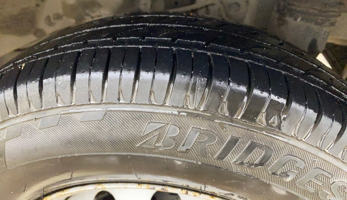 2016 Hyundai Eon ERA +, Petrol, Manual, 65,616 km, Left Rear Tyre Tread