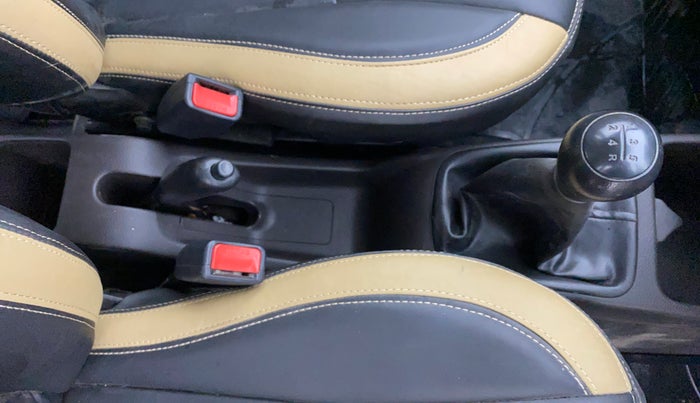 2016 Hyundai Eon ERA +, Petrol, Manual, 65,616 km, Gear Lever