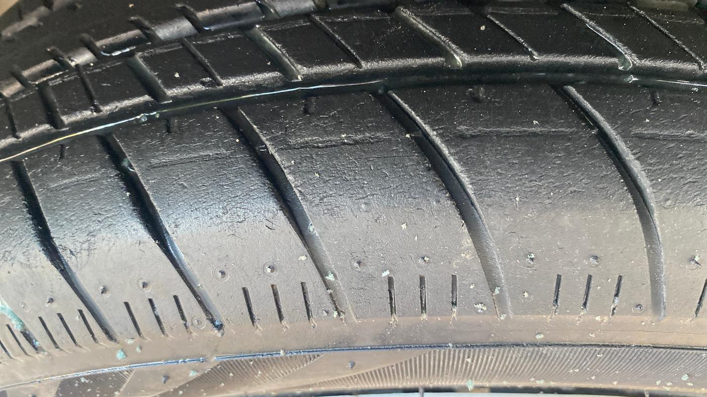2015 Honda Brio S MT, Petrol, Manual, 26,647 km, Left Front Tyre Tread