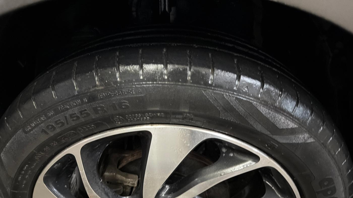 2020 Maruti Baleno ZETA PETROL 1.2, Petrol, Manual, 56,241 km, Left Front Tyre Tread