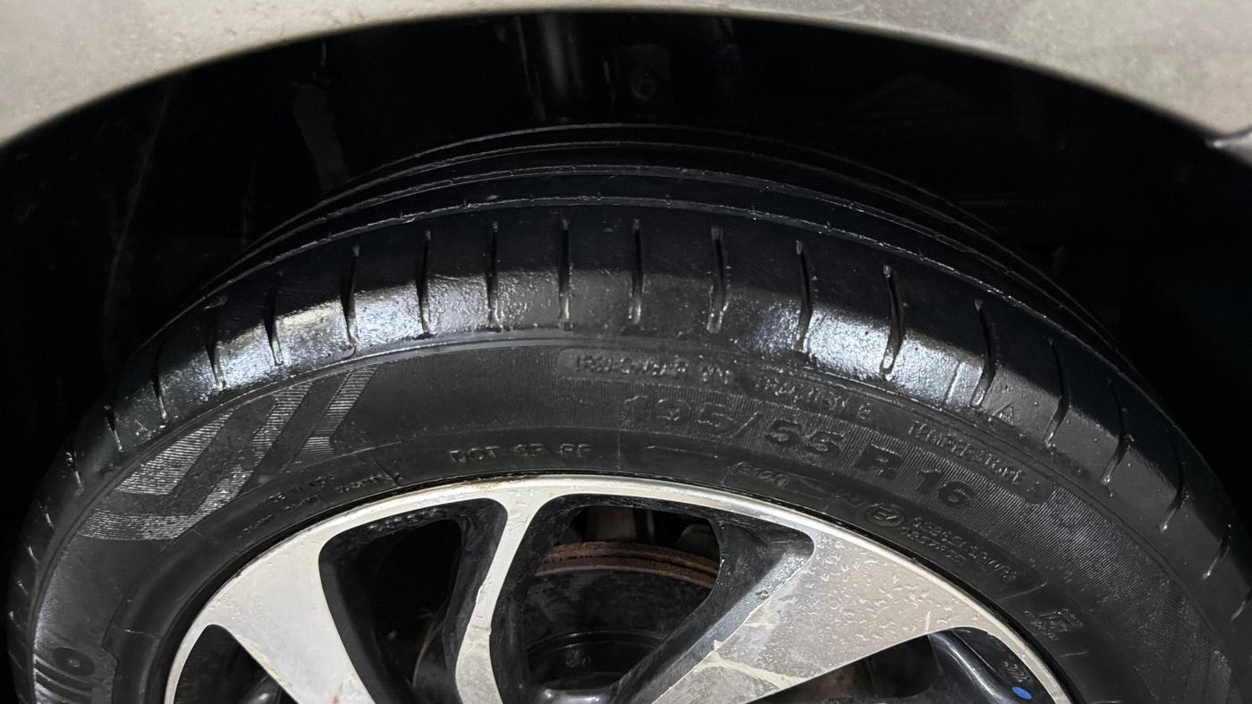 2020 Maruti Baleno ZETA PETROL 1.2, Petrol, Manual, 56,241 km, Right Front Tyre Tread