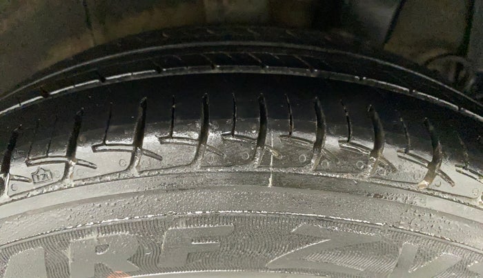 2017 Hyundai Xcent SX 1.2, CNG, Manual, 66,650 km, Right Rear Tyre Tread