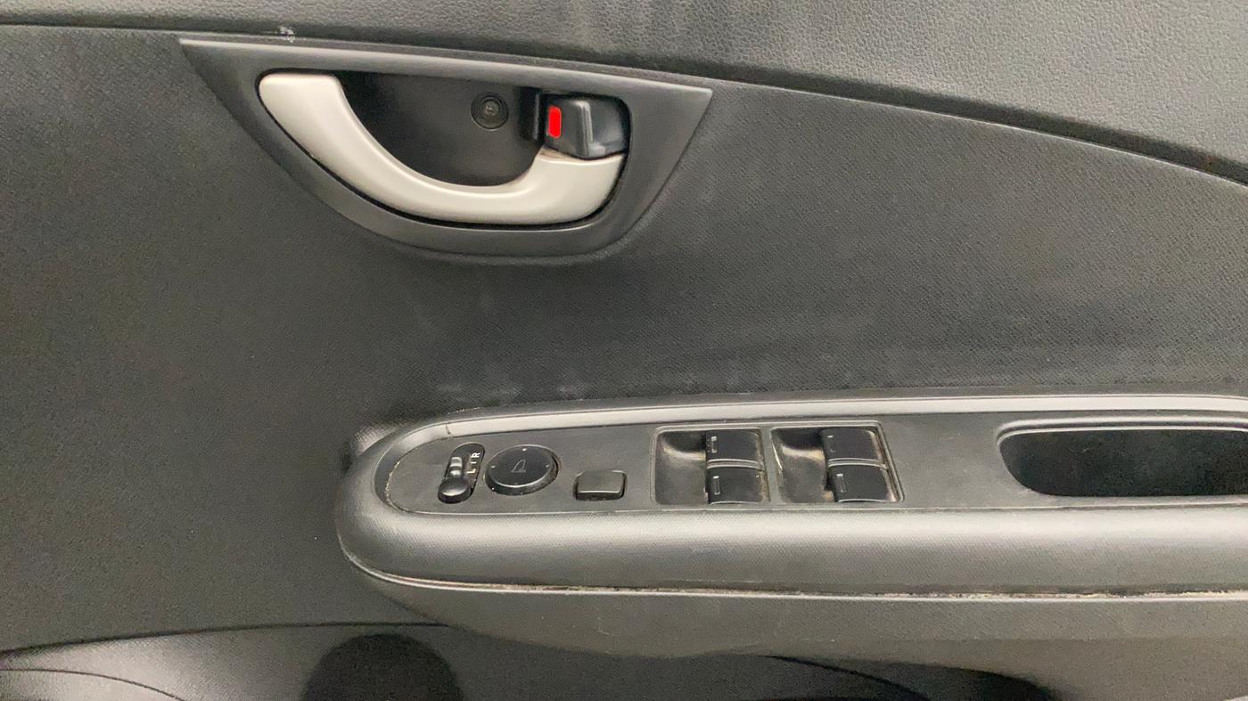 2017 Honda Brio VX AT, Petrol, Automatic, 50,114 km, Driver Side Door Panels Control
