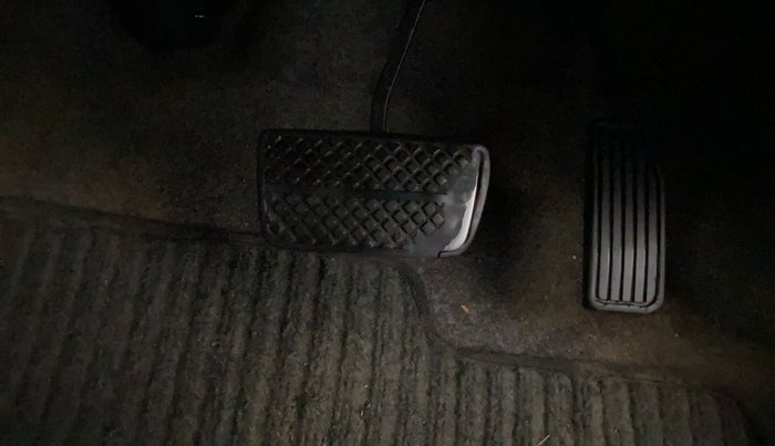 2017 Honda Brio VX AT, Petrol, Automatic, 50,114 km, Pedals