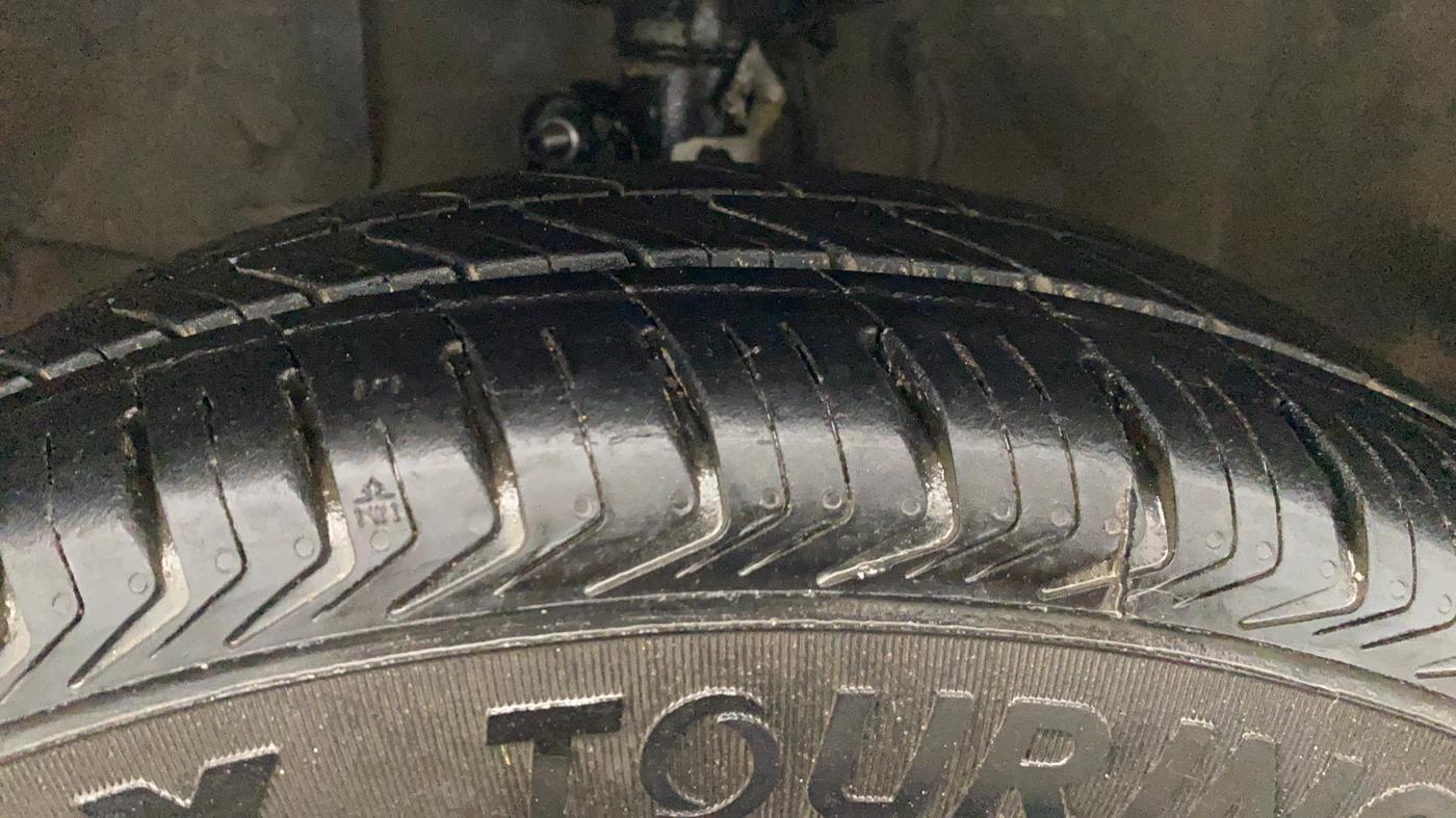 2017 Honda Brio VX AT, Petrol, Automatic, 50,114 km, Left Front Tyre Tread