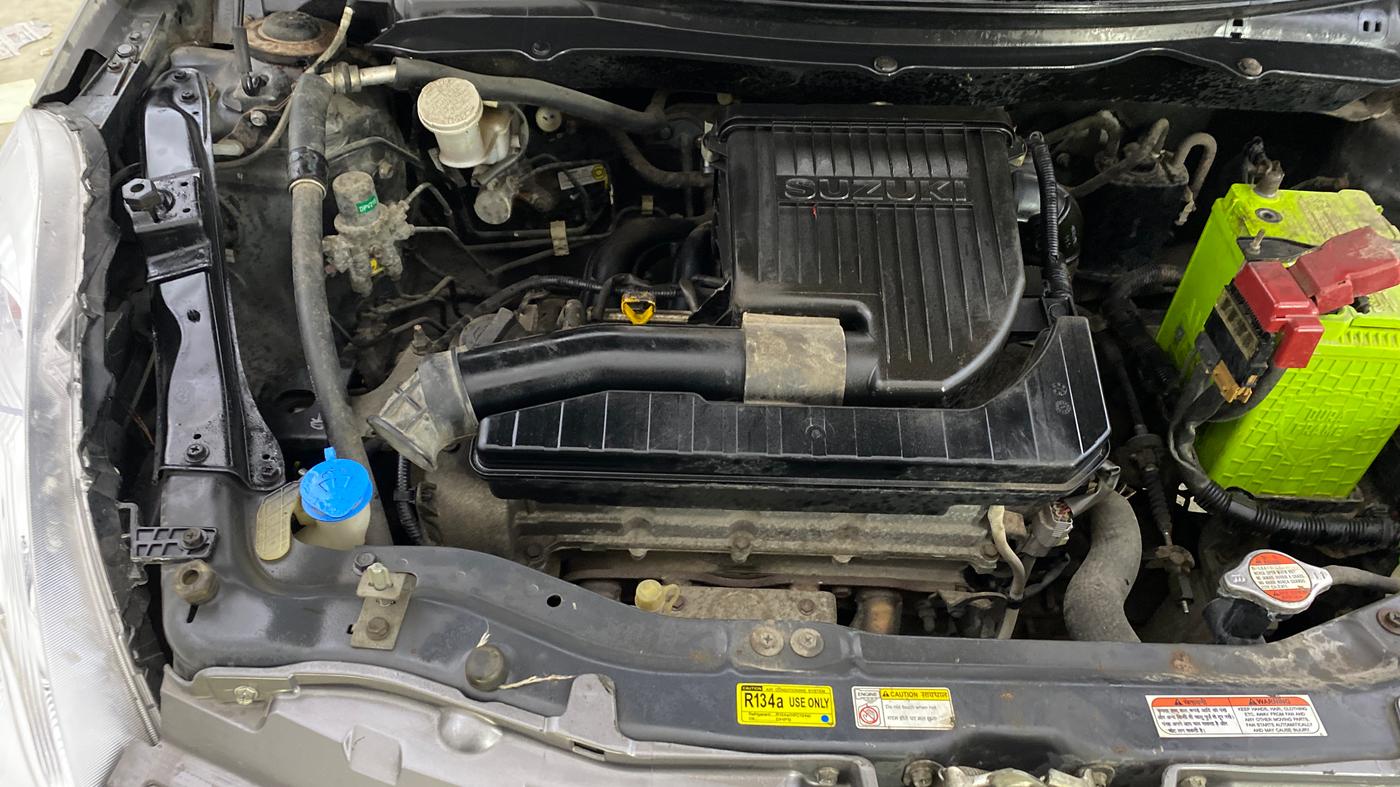 2014 Maruti Swift VXI, Petrol, Manual, 32,907 km, Engine View - Right