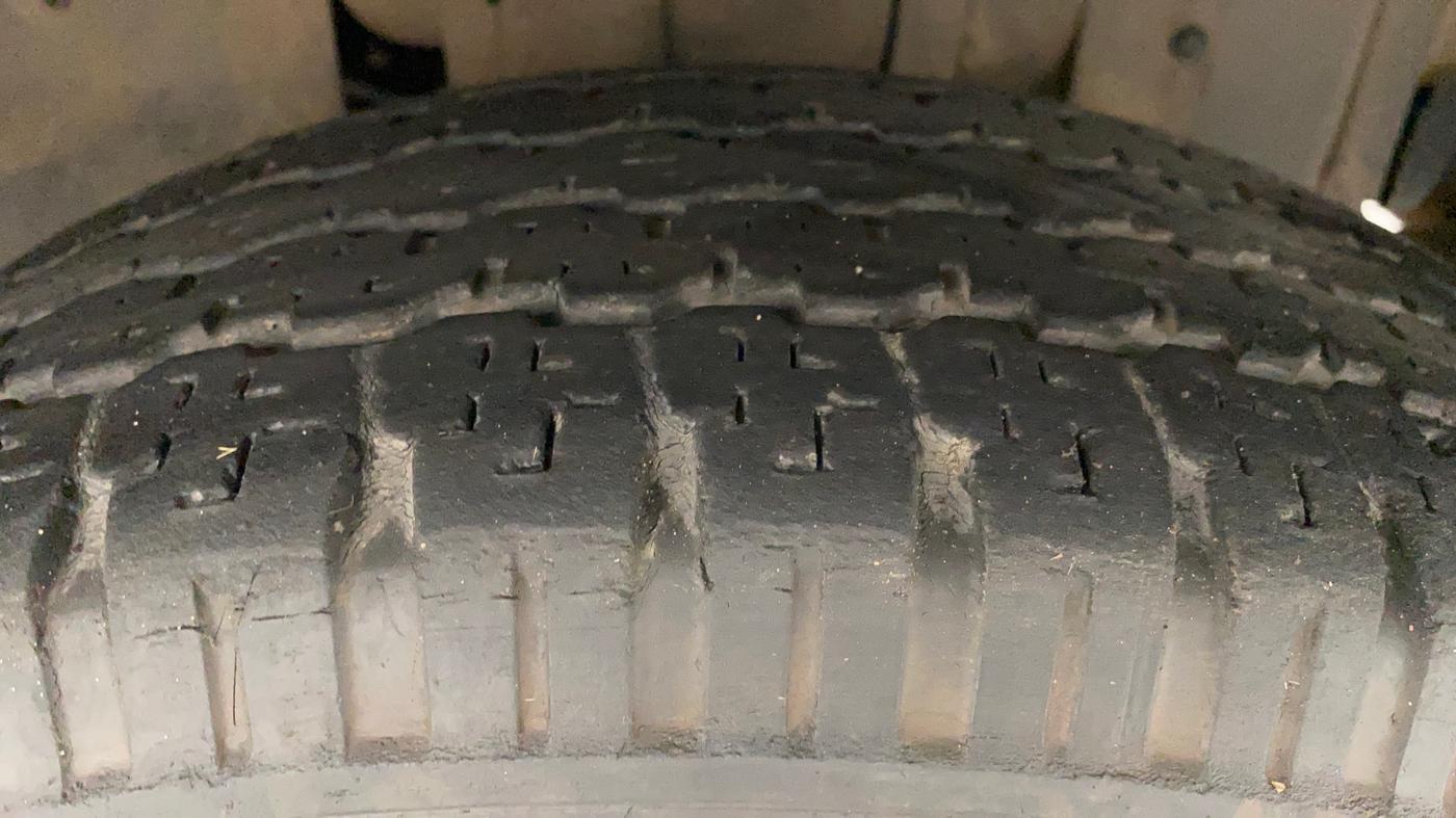 2017 Mahindra Thar CRDE 4X4 AC, Diesel, Manual, 39,422 km, Right Front Tyre Tread