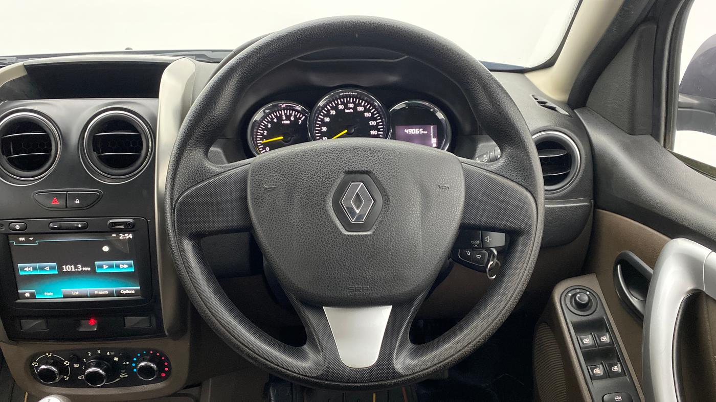 2019 Renault Duster RXS 85 PS, Diesel, Manual, 49,125 km, Steering Wheel Close Up