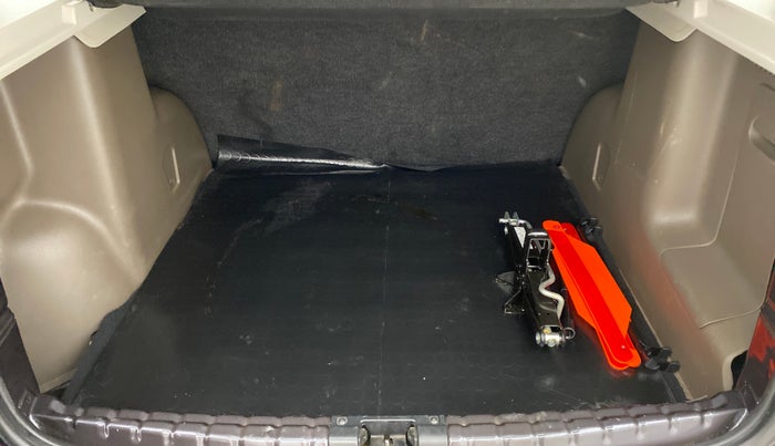 2019 Renault Duster RXS 85 PS, Diesel, Manual, 49,125 km, Boot Inside