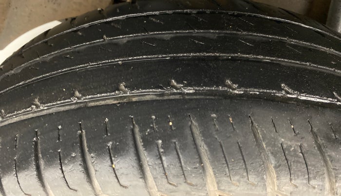 2019 Renault Duster RXS 85 PS, Diesel, Manual, 49,125 km, Right Rear Tyre Tread