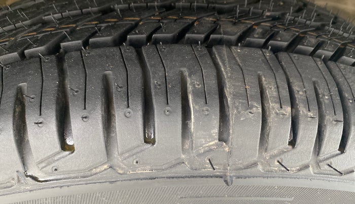 2015 Maruti Wagon R 1.0 VXI, Petrol, Manual, 59,553 km, Right Front Tyre Tread