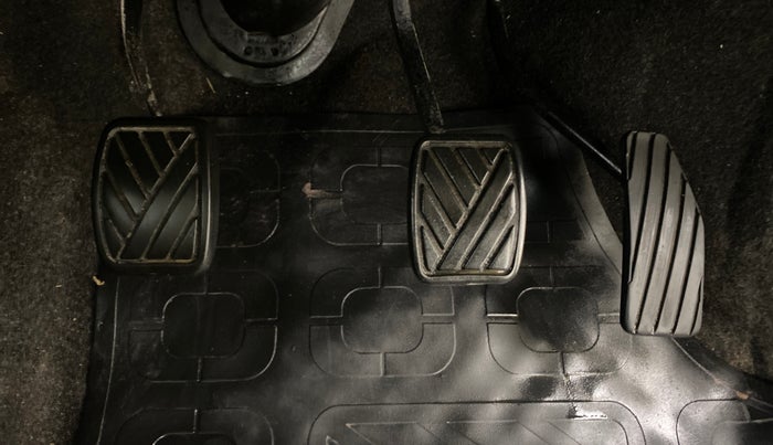 2015 Maruti Wagon R 1.0 VXI, Petrol, Manual, 59,553 km, Pedals