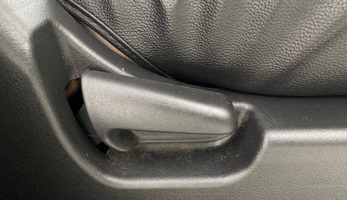 2015 Maruti Wagon R 1.0 VXI, Petrol, Manual, 59,553 km, Driver Side Adjustment Panel