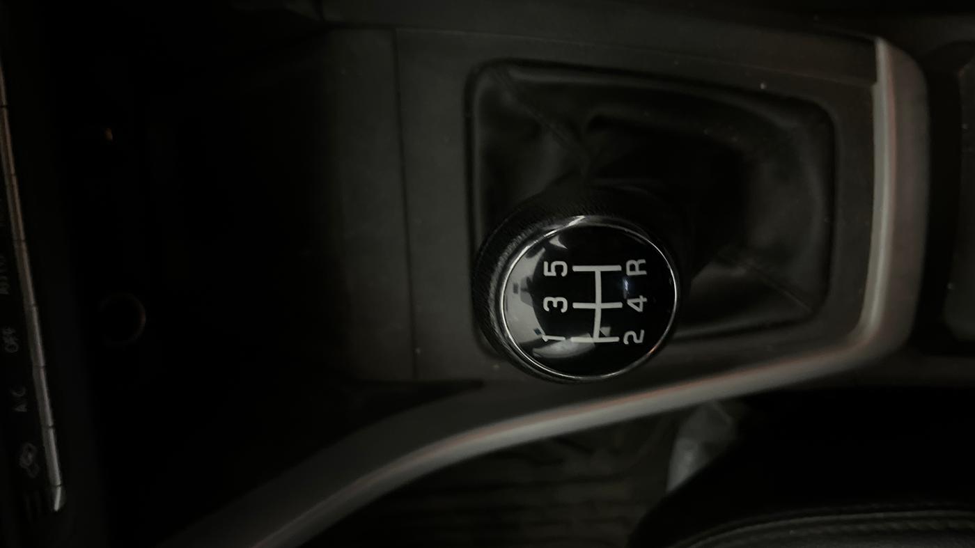 2023 Maruti BREZZA VXI SMART HYBRID, Petrol, Manual, 51,609 km, Gear Lever