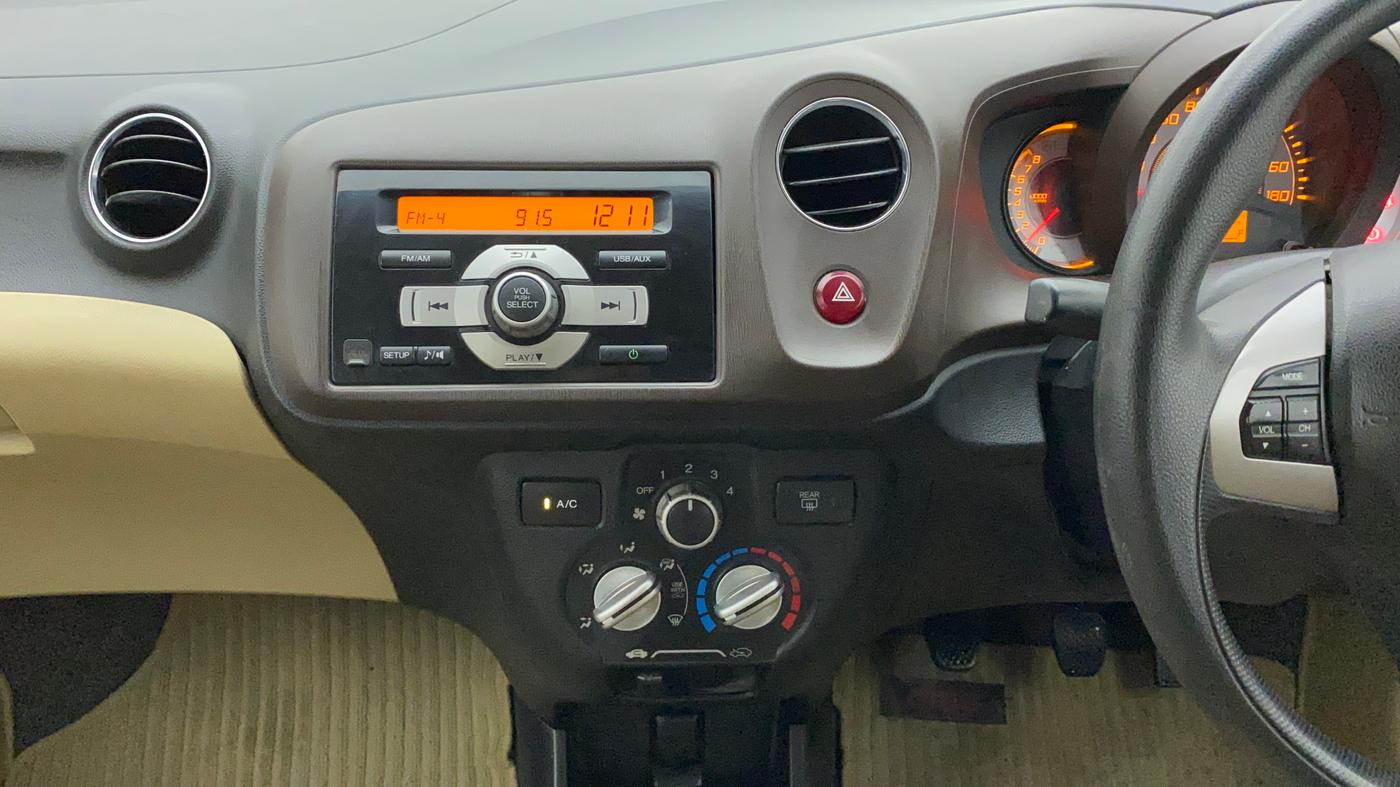 2013 Honda Brio S MT, Petrol, Manual, 27,460 km, Air Conditioner