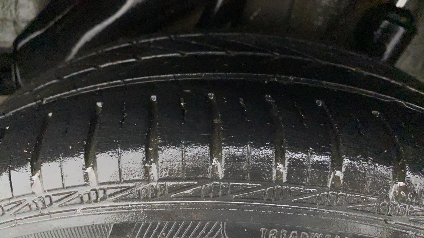 2013 Honda Brio S MT, Petrol, Manual, 27,460 km, Left Rear Tyre Tread