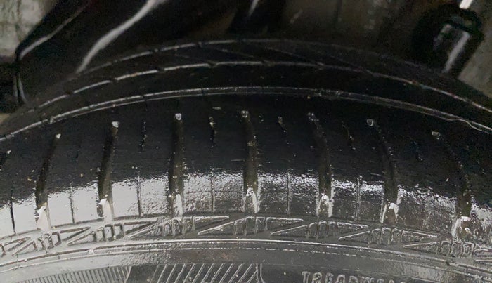2013 Honda Brio S MT, Petrol, Manual, 27,460 km, Left Rear Tyre Tread