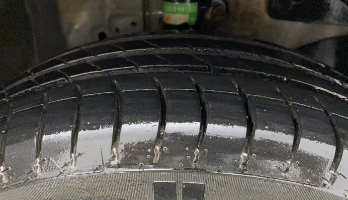 2013 Honda Brio S MT, Petrol, Manual, 27,460 km, Right Front Tyre Tread