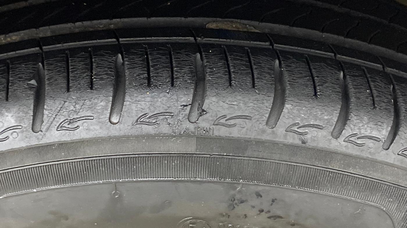 2022 Hyundai AURA SX 1.2, Petrol, Manual, 14,089 km, Right Front Tyre Tread