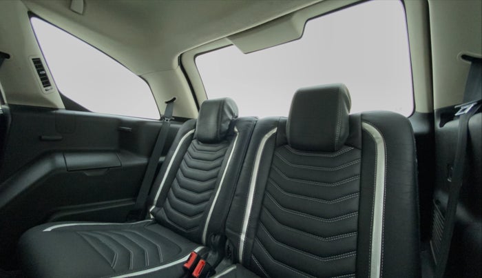 2018 Tata Hexa Varicor 320 XE, Diesel, Manual, 16,508 km, Third Seat Row ( optional )