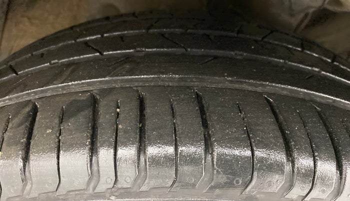 2016 Hyundai Creta 1.6 SX PLUS PETROL, Petrol, Manual, 82,962 km, Right Front Tyre Tread