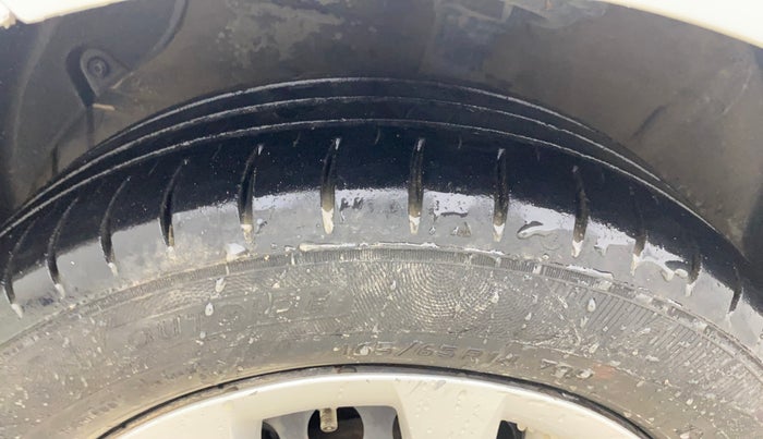 2014 Hyundai Grand i10 MAGNA 1.2 KAPPA VTVT, Petrol, Manual, 71,989 km, Left Front Tyre Tread