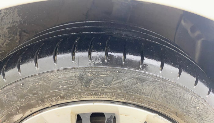 2014 Hyundai Grand i10 MAGNA 1.2 KAPPA VTVT, Petrol, Manual, 71,989 km, Right Front Tyre Tread