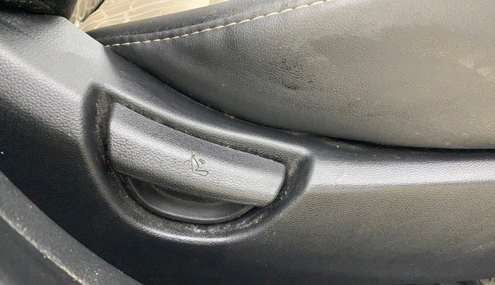 2014 Hyundai Grand i10 MAGNA 1.2 KAPPA VTVT, Petrol, Manual, 71,989 km, Driver Side Adjustment Panel