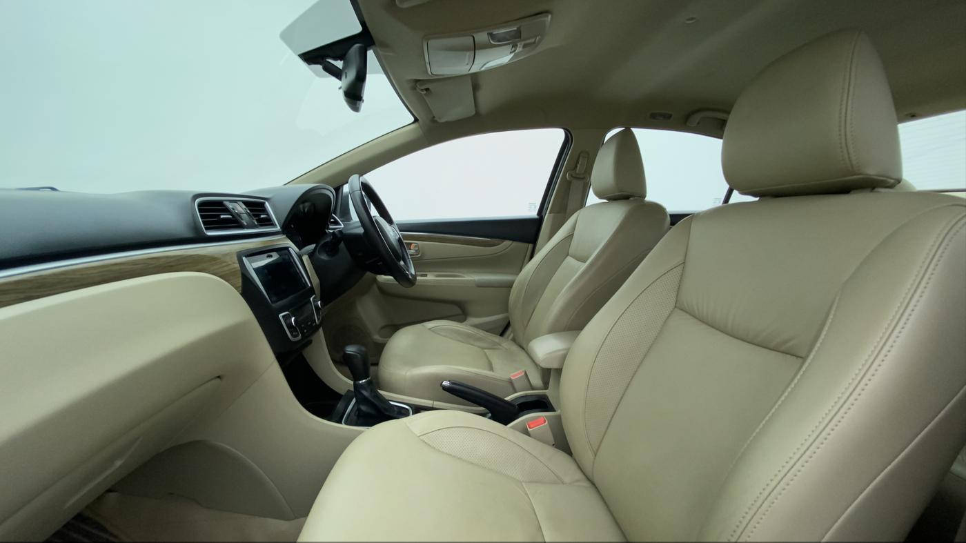 2019 Maruti Ciaz ALPHA 1.5 AT SHVS, Petrol, Automatic, 50,335 km, Right Side Front Door Cabin