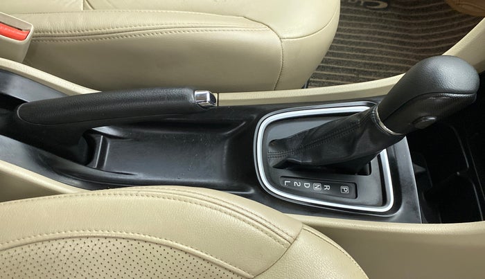 2019 Maruti Ciaz ALPHA 1.5 AT SHVS, Petrol, Automatic, 50,335 km, Gear Lever