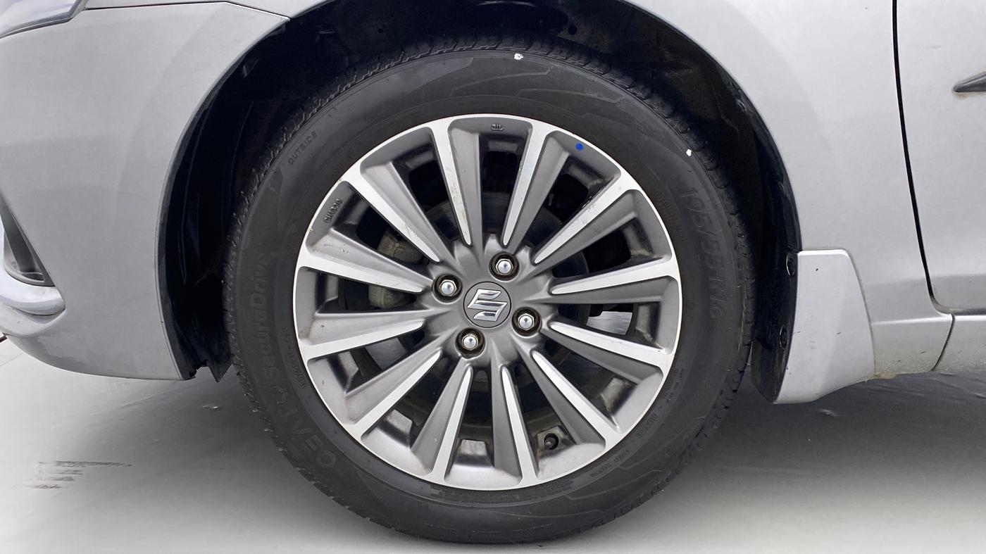 2019 Maruti Ciaz ALPHA 1.5 AT SHVS, Petrol, Automatic, 50,335 km, Left Front Wheel