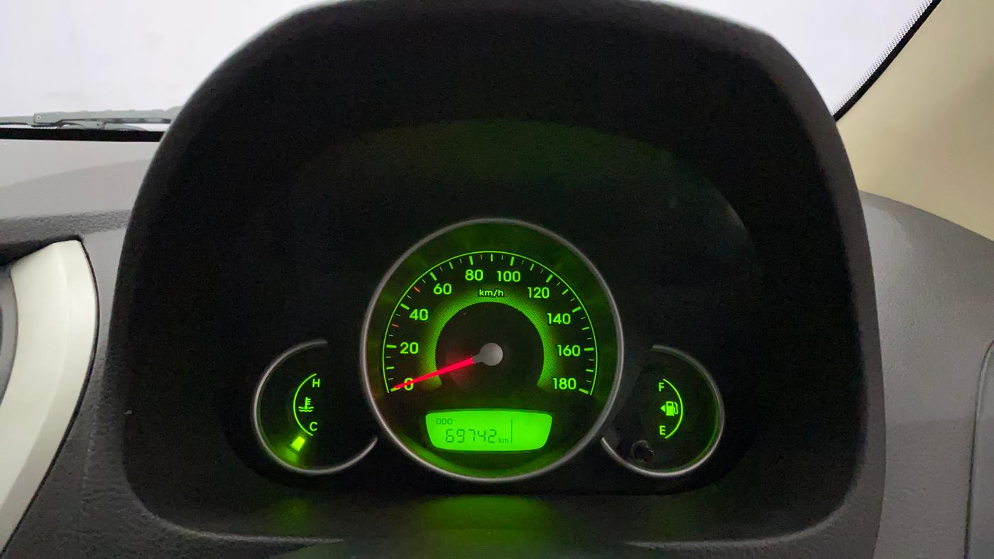 2017 Hyundai Eon 1.0 MAGNA + (O), Petrol, Manual, 69,742 km, Odometer Image