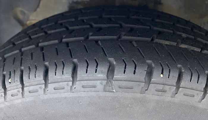 2018 Hyundai Xcent SX 1.2 CRDI, Diesel, Manual, 59,072 km, Left Front Tyre Tread