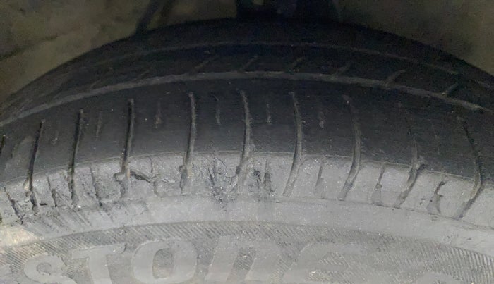 2015 Hyundai i10 MAGNA 1.1, Petrol, Manual, 74,053 km, Right Front Tyre Tread