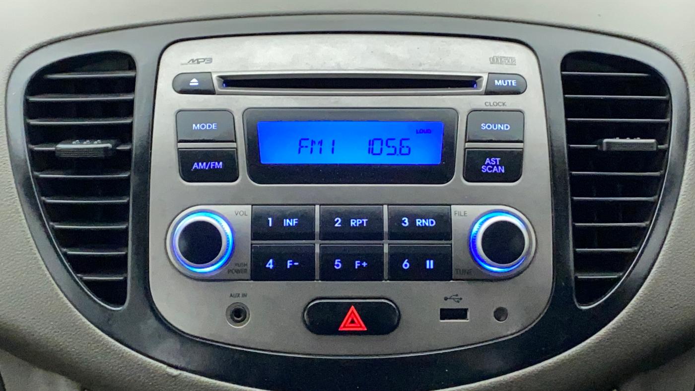 2015 Hyundai i10 MAGNA 1.1, Petrol, Manual, 74,053 km, Infotainment System