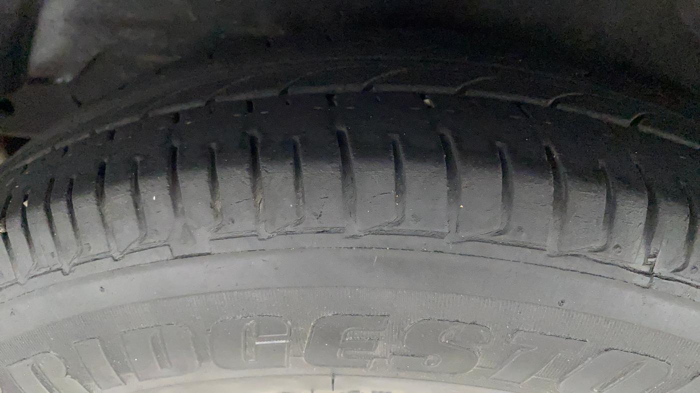 2015 Hyundai i10 MAGNA 1.1, Petrol, Manual, 74,053 km, Right Rear Tyre Tread