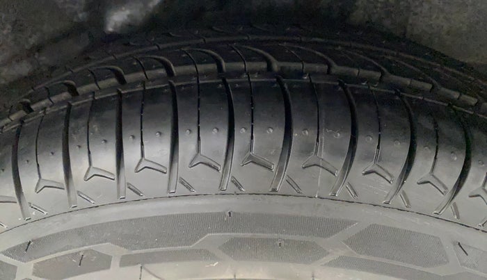 2015 Hyundai i10 MAGNA 1.1, Petrol, Manual, 74,053 km, Left Rear Tyre Tread