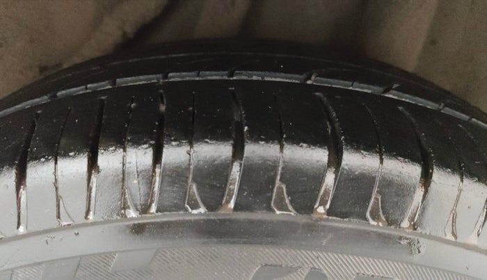 2015 Honda Amaze 1.2L I-VTEC S, Petrol, Manual, 65,964 km, Left Rear Tyre Tread