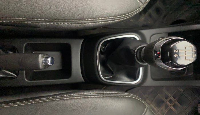 2018 Renault Kwid RXT 1.0, Petrol, Manual, 34,566 km, Gear Lever